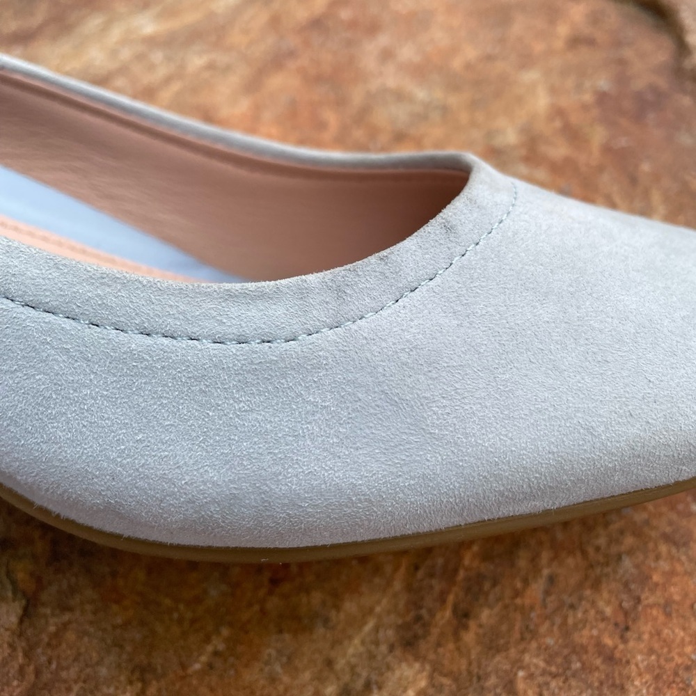 Taryn Rose Light Gray Heels - Picture 10 of 13